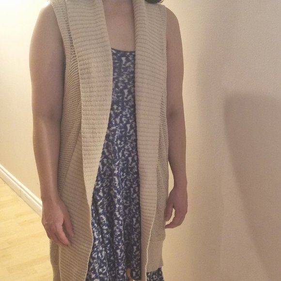 GAP Open arm and front one piece poncho sweater - Picture 1 of 3